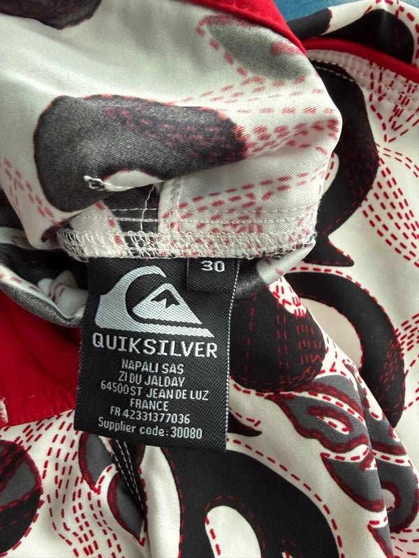 Rare Y2K Quiksikver Fire Tribal Boardshorts