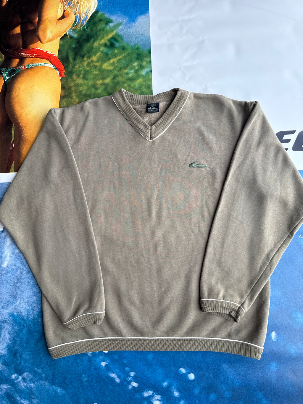 Quiksilver 00s Olive Green V-Neck Sweatshirt