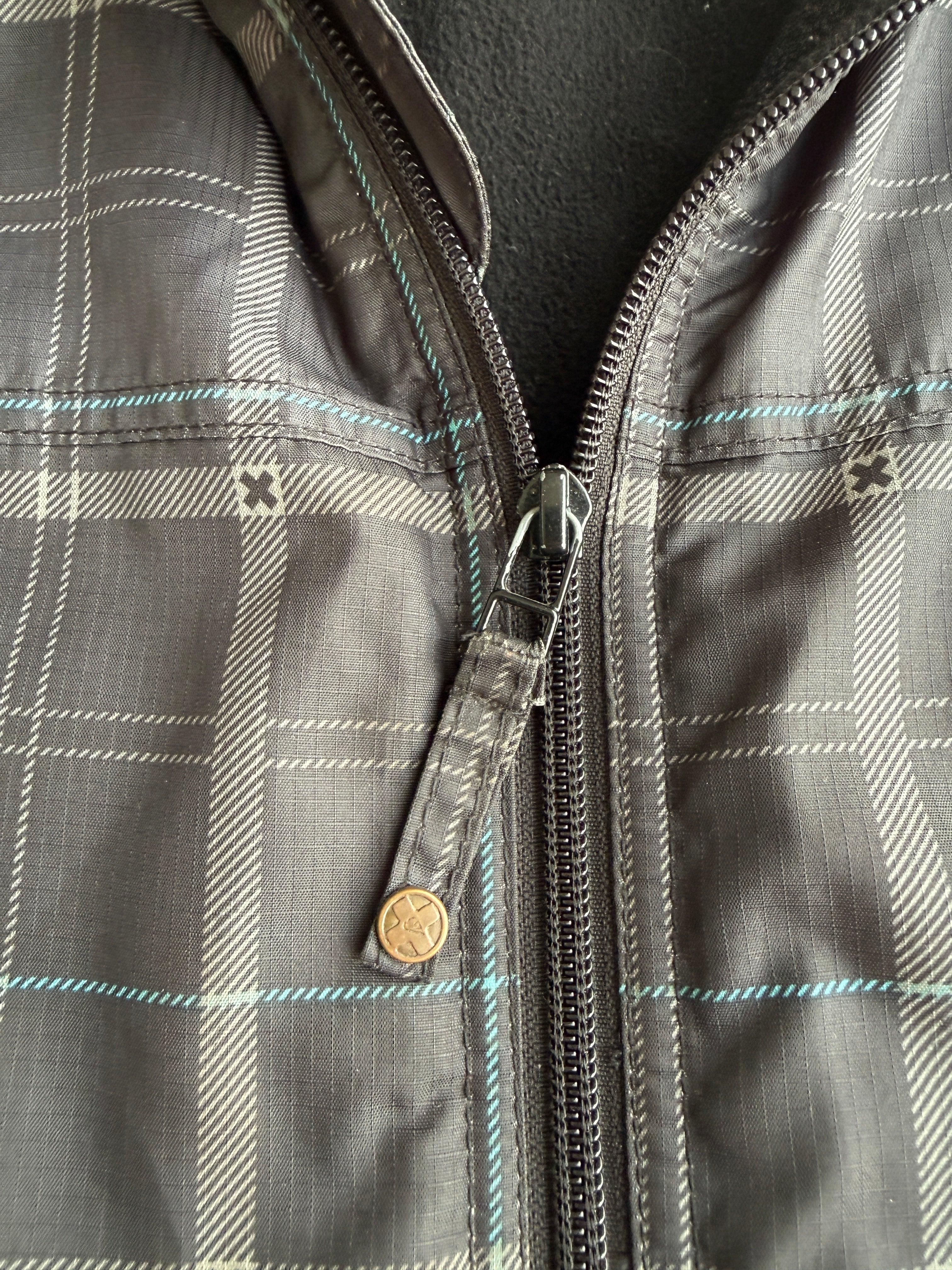 Quiksilver Windbreaker Jacket in Plaid pattern
