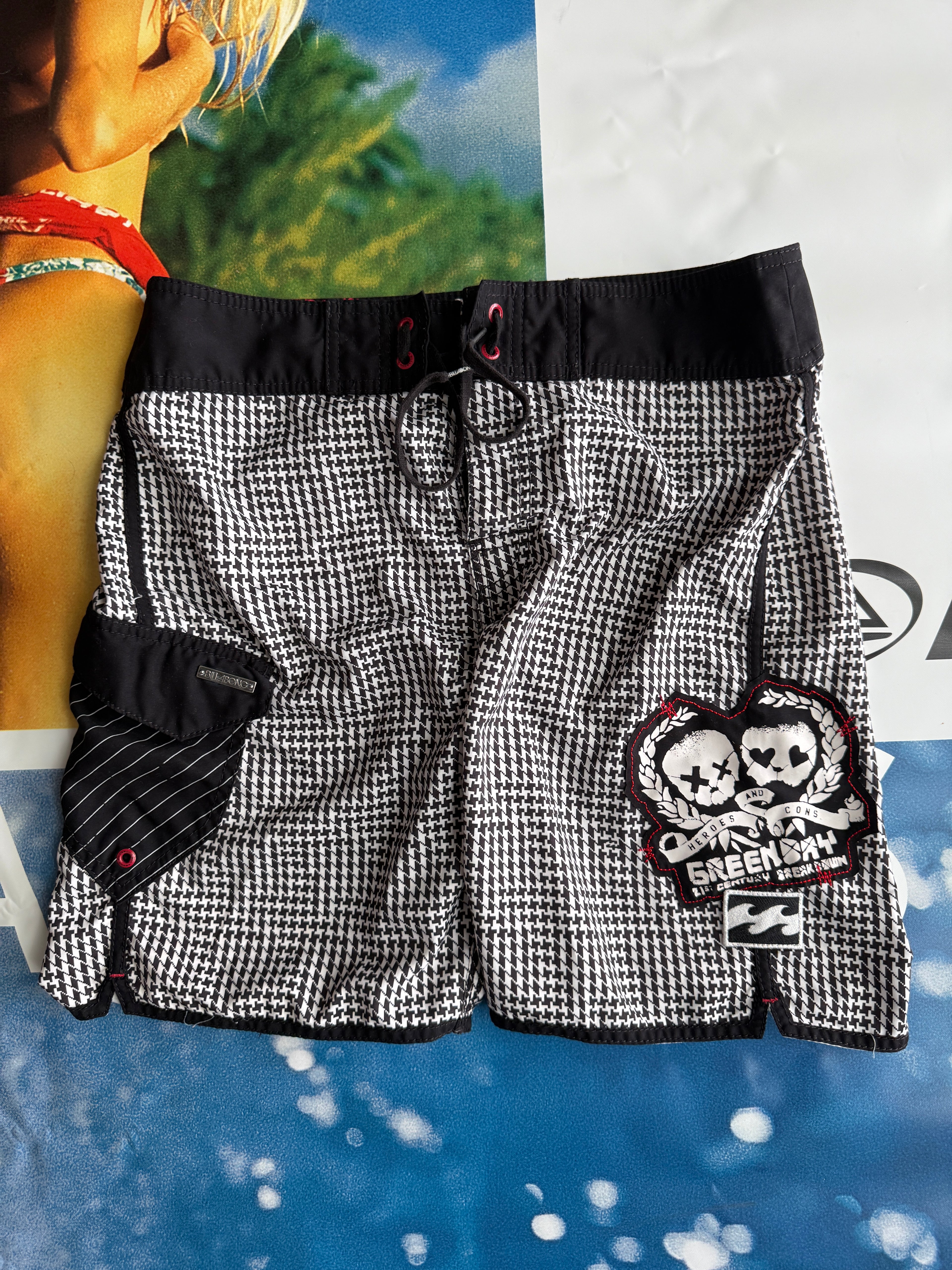Rare Green Day Y2K Billabong Boardshorts size 32
