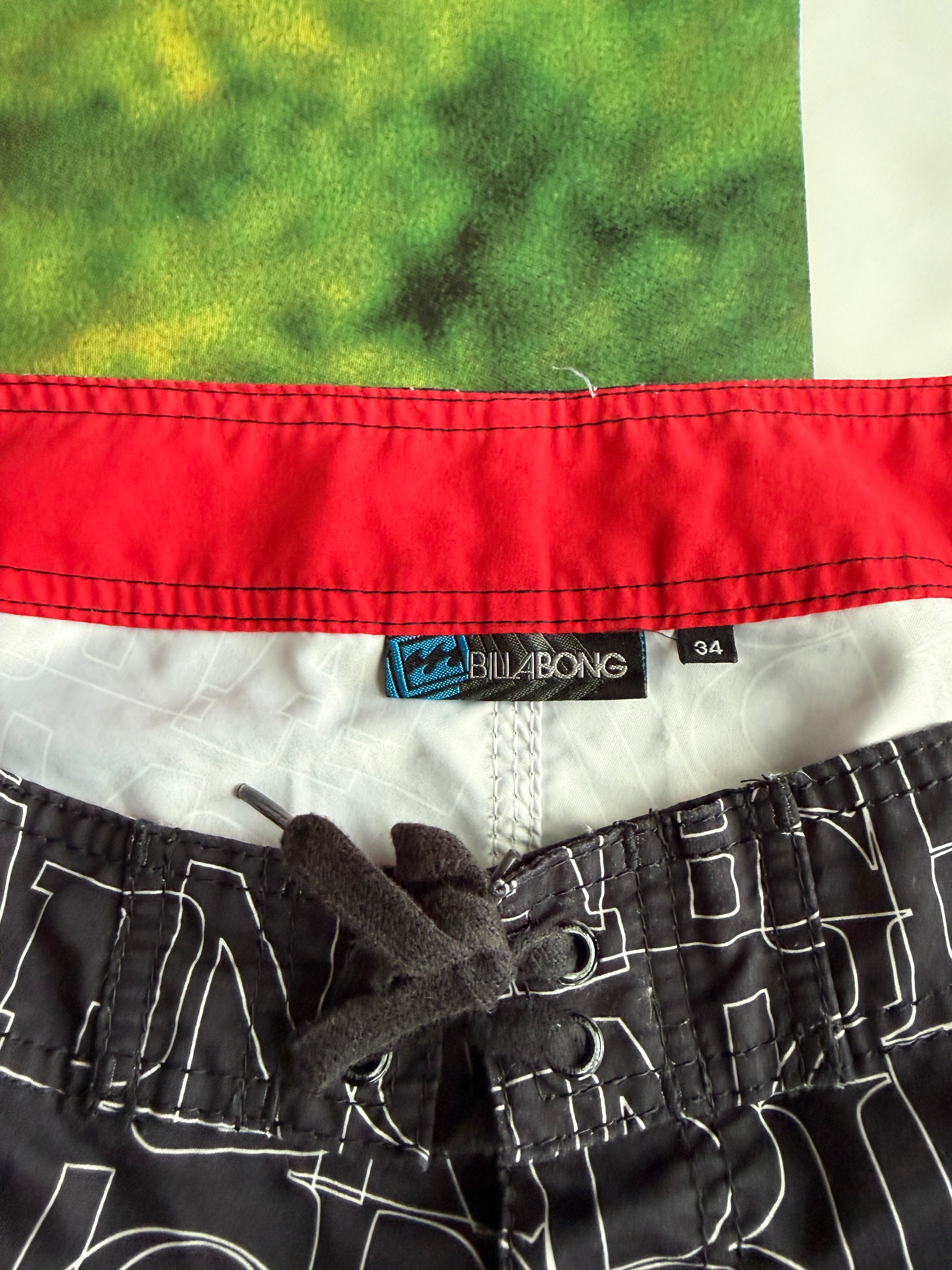 Y2K Billabong Black Boardshorts size 34