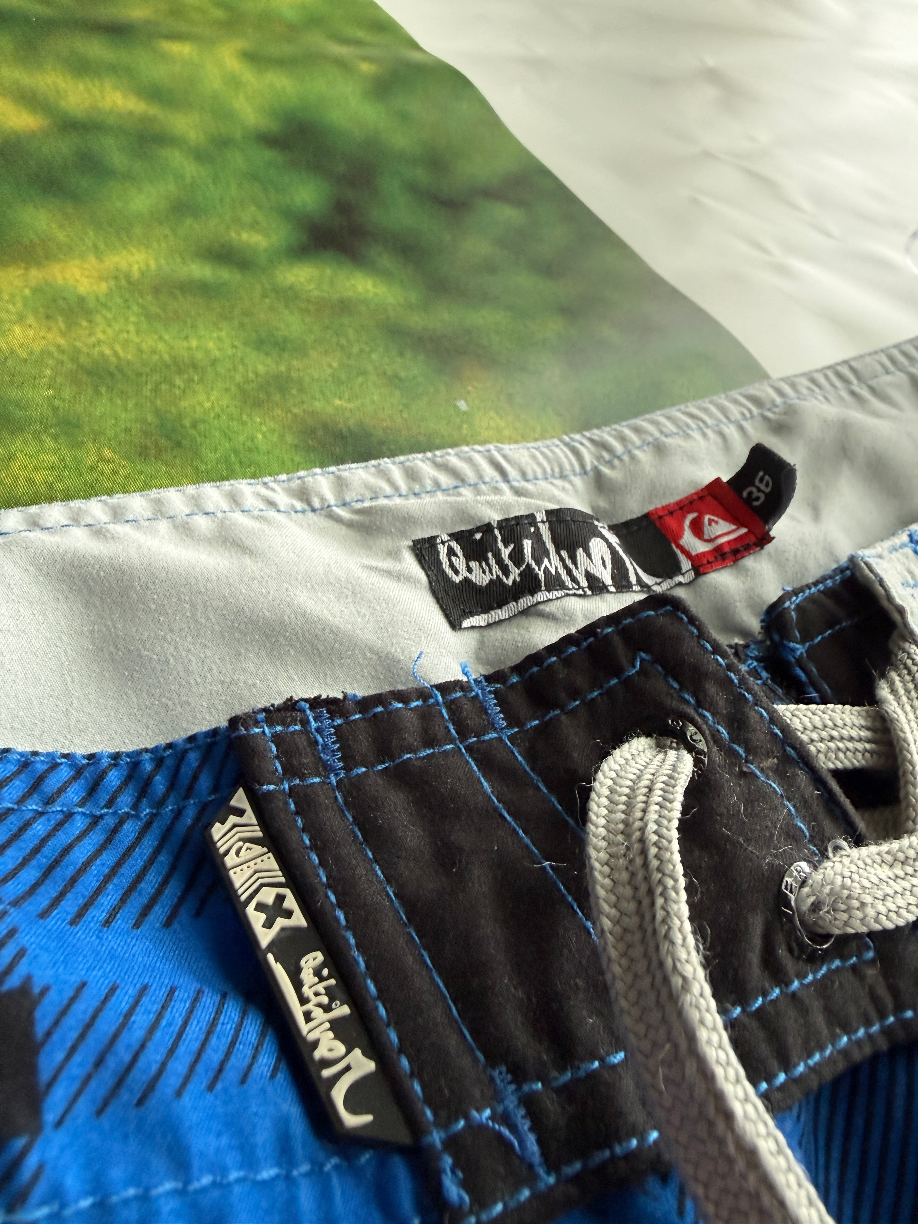 Y2K Quiksilver Plaid Boardshorts size 36