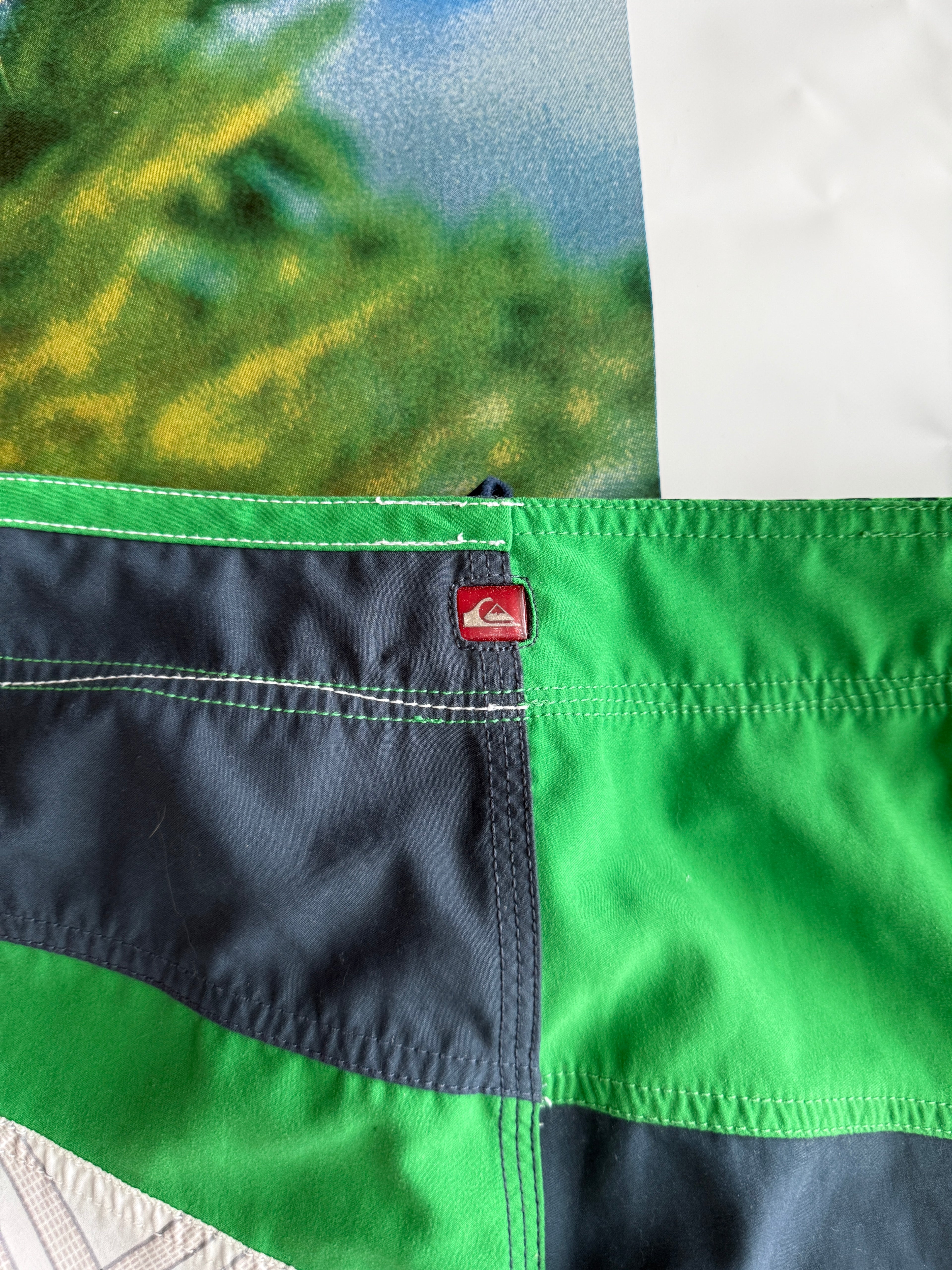 Y2K Quiksilver Plaid Boardshorts size