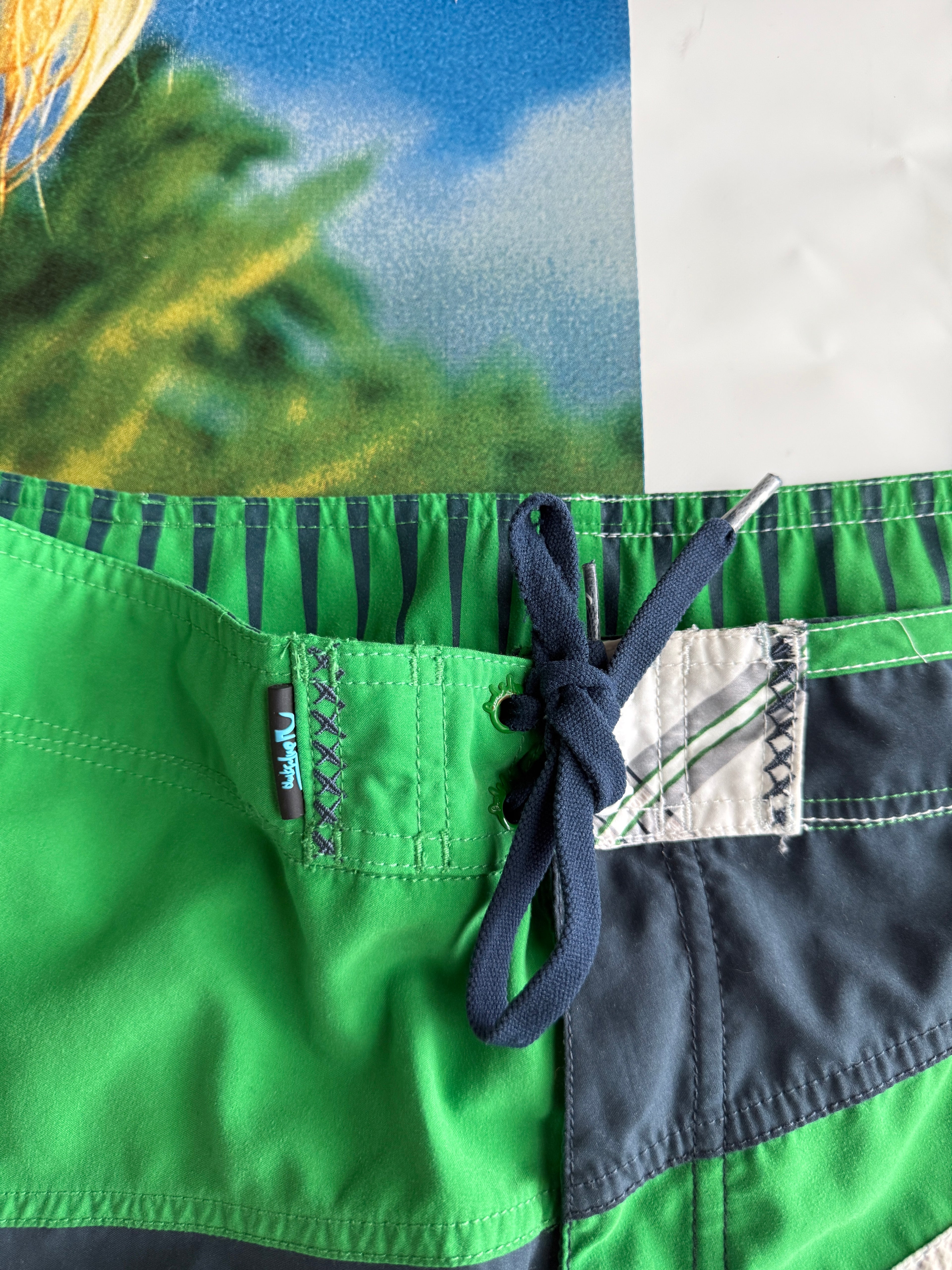 Y2K Quiksilver Plaid Boardshorts size
