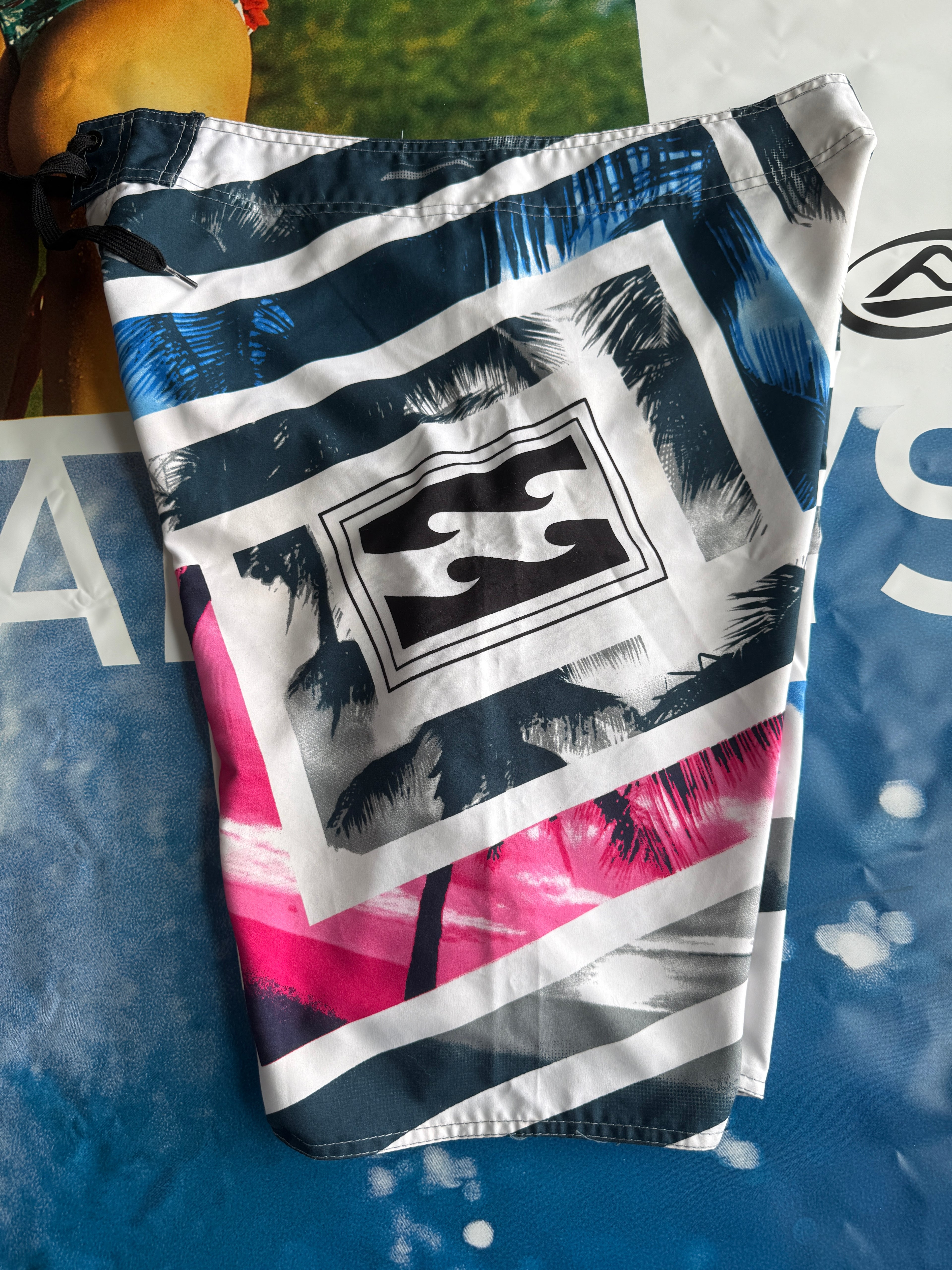 Y2K Billabong Boardshorts