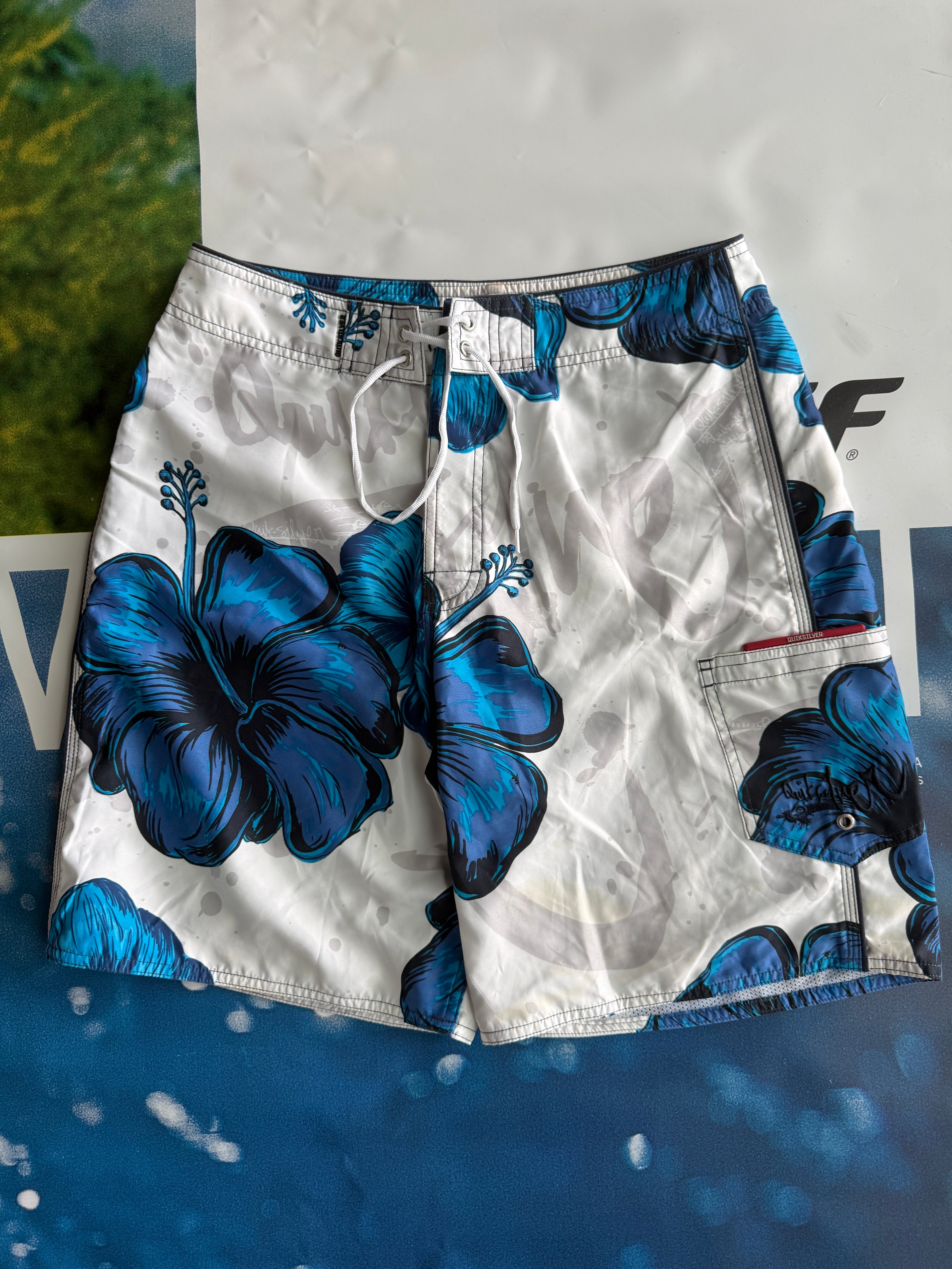 Y2K Quiksilver Floral Boardshorts size 30