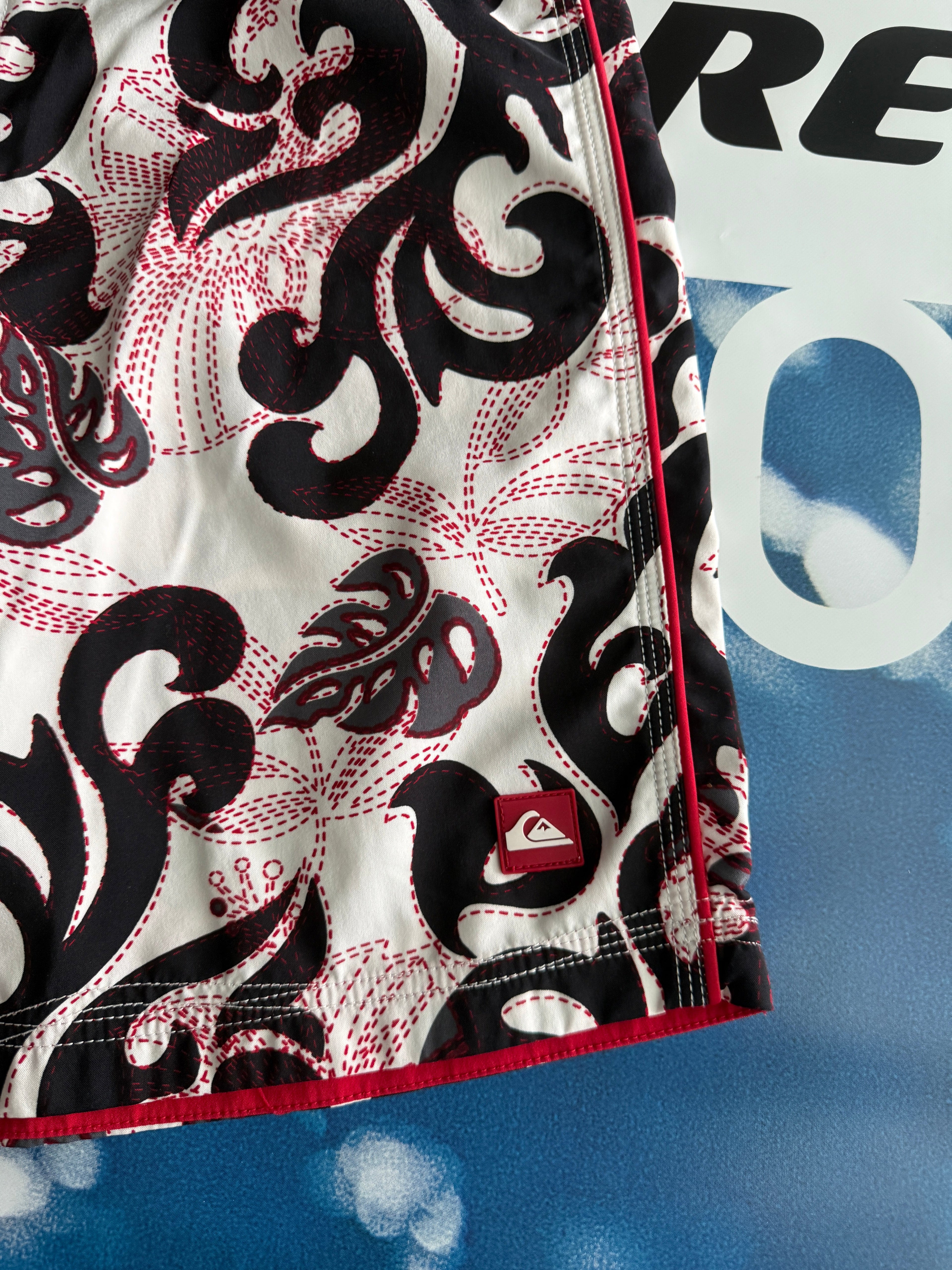 Y2K Quiksilver Tribal Pattern size 30