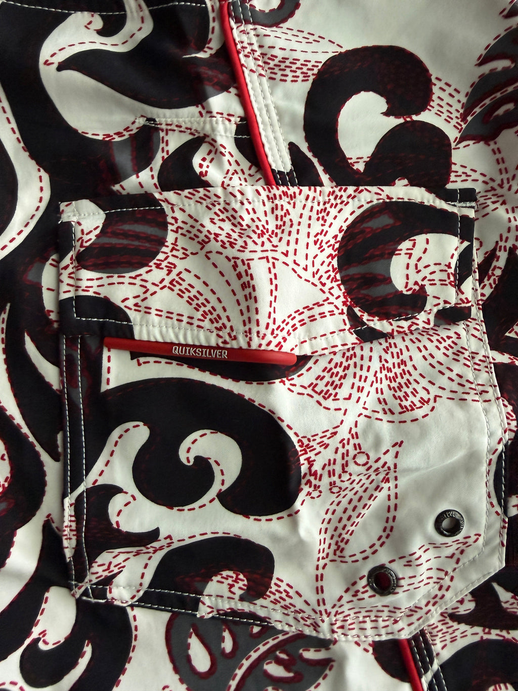 Y2K Quiksilver Tribal Pattern size 30