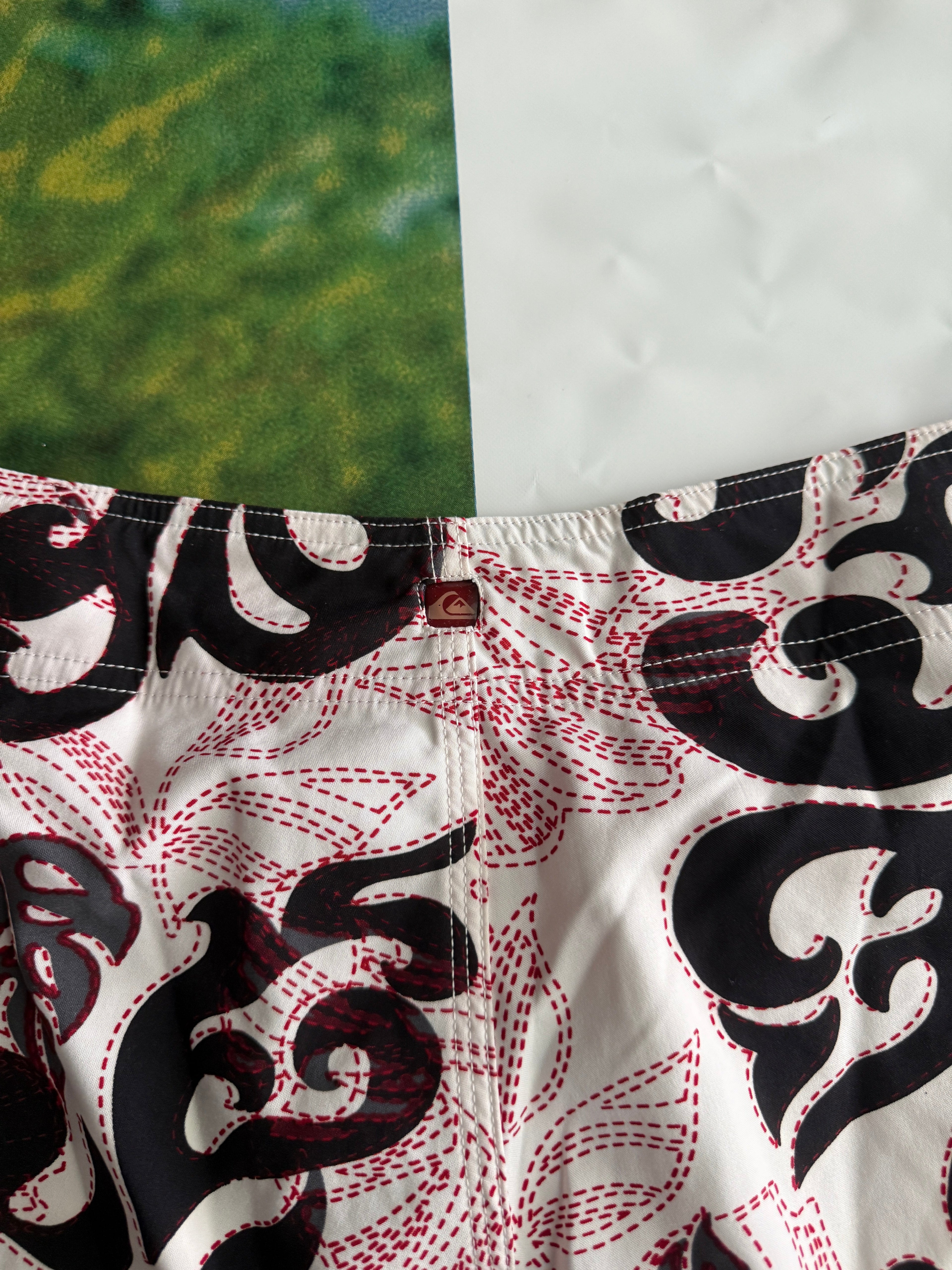 Y2K Quiksilver Tribal Pattern size 30